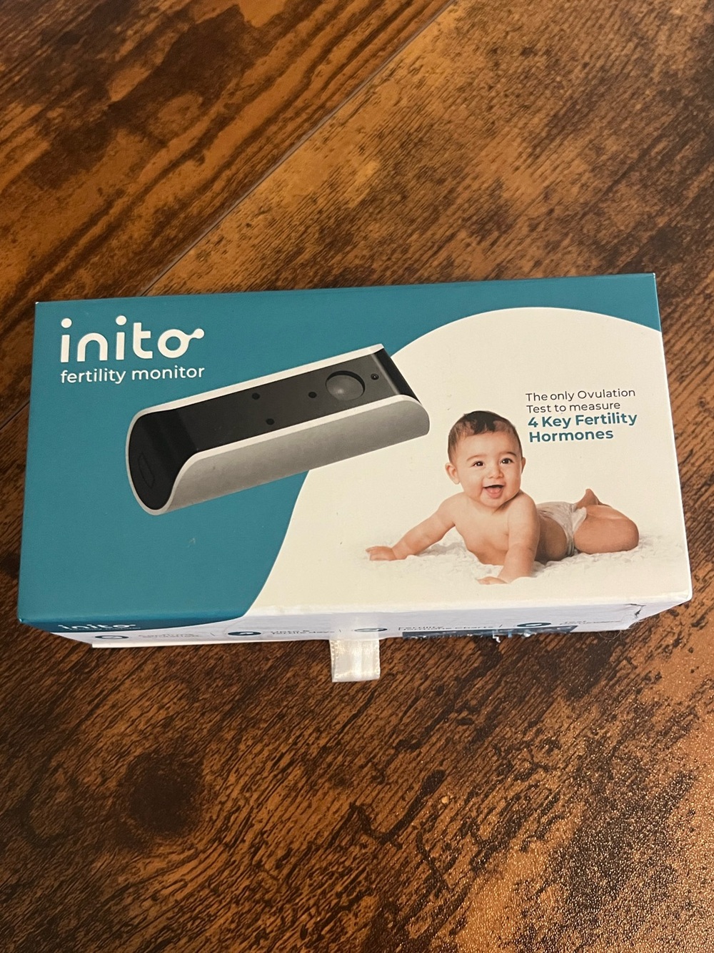 Inito Fertility Monitor w/ iPhone 13 Pro Max Clip